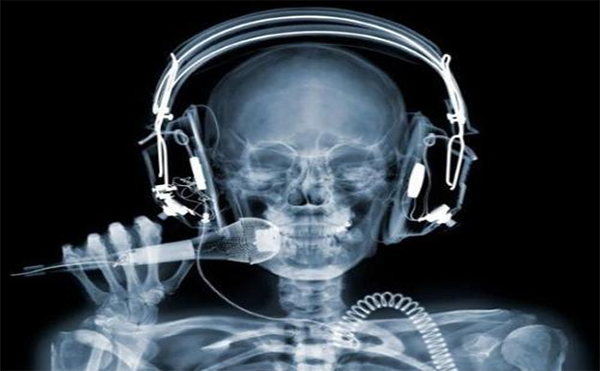 X-RAY能拍出骨骼和牙齒的照片，這是為什么呢？